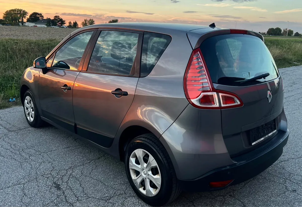 Renault Scenic 2009 photo 2