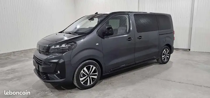 Peugeot Traveller