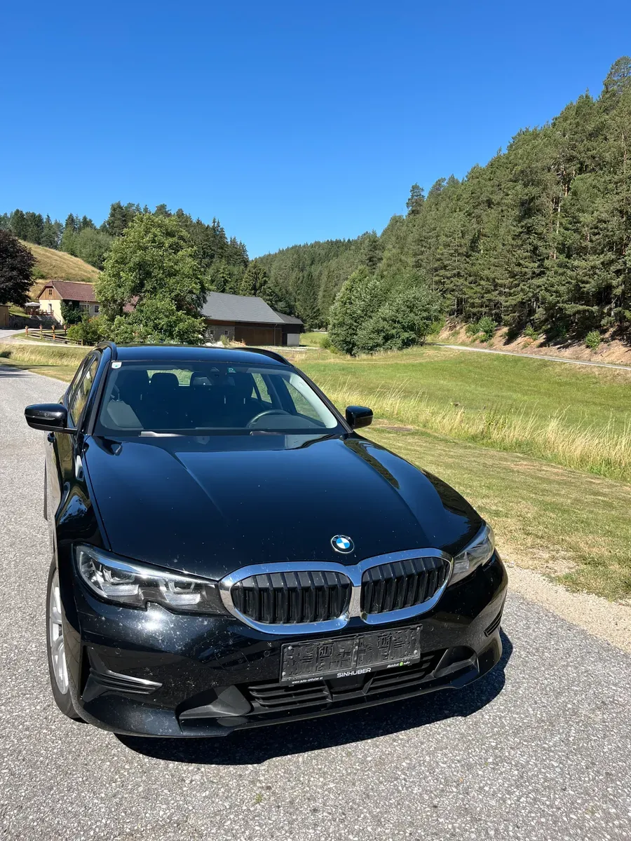 BMW 3 Series 2020 photo 2
