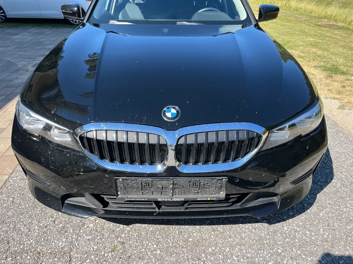 BMW 3 Series 2020 photo 3