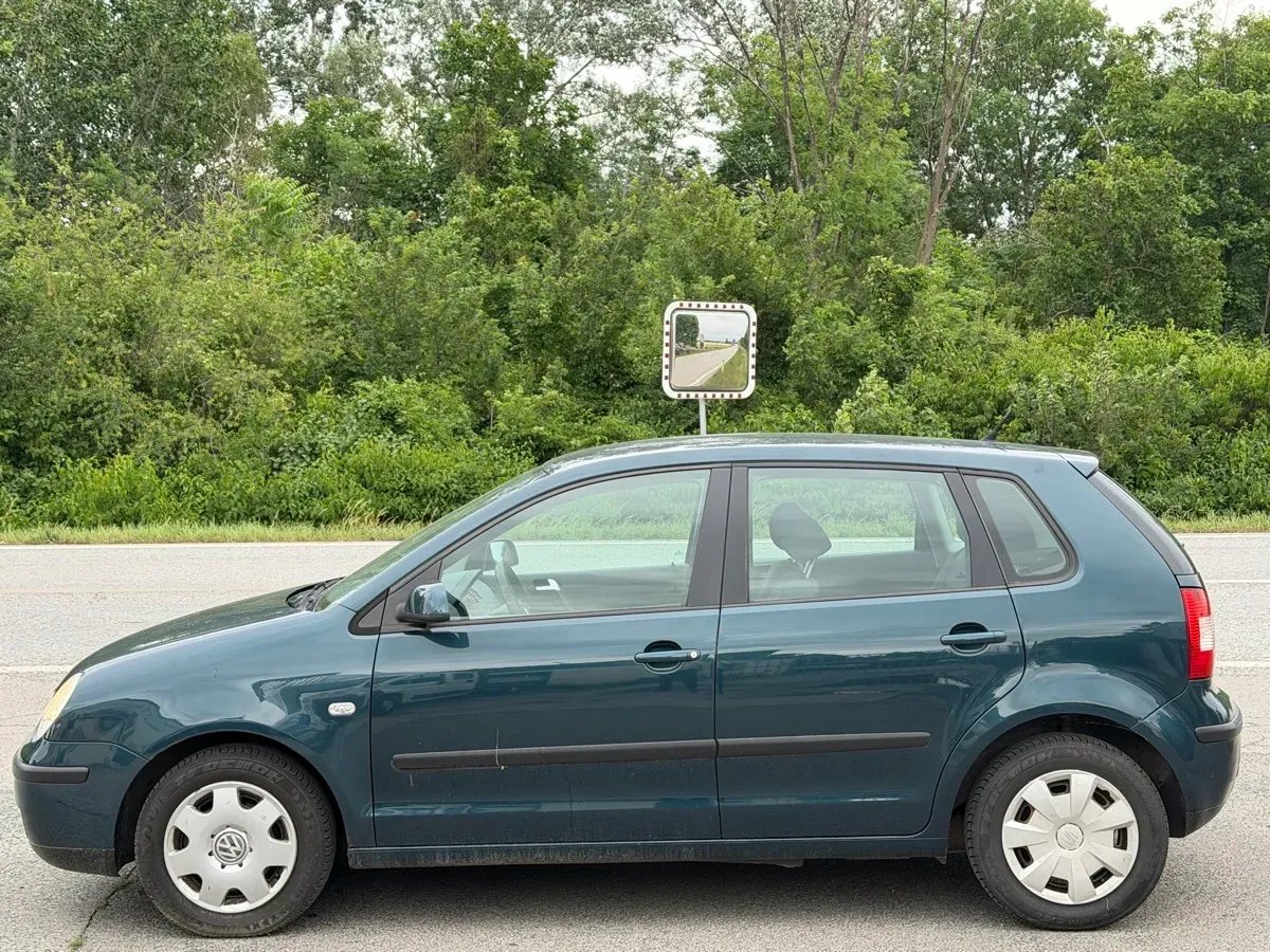 Volkswagen Polo 2004 photo 2