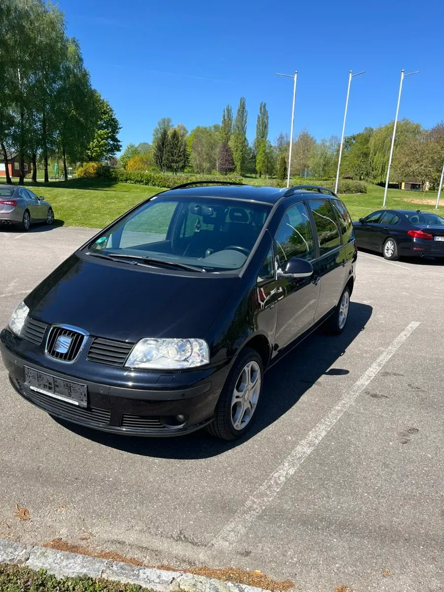 Seat Alhambra 2009 photo 2