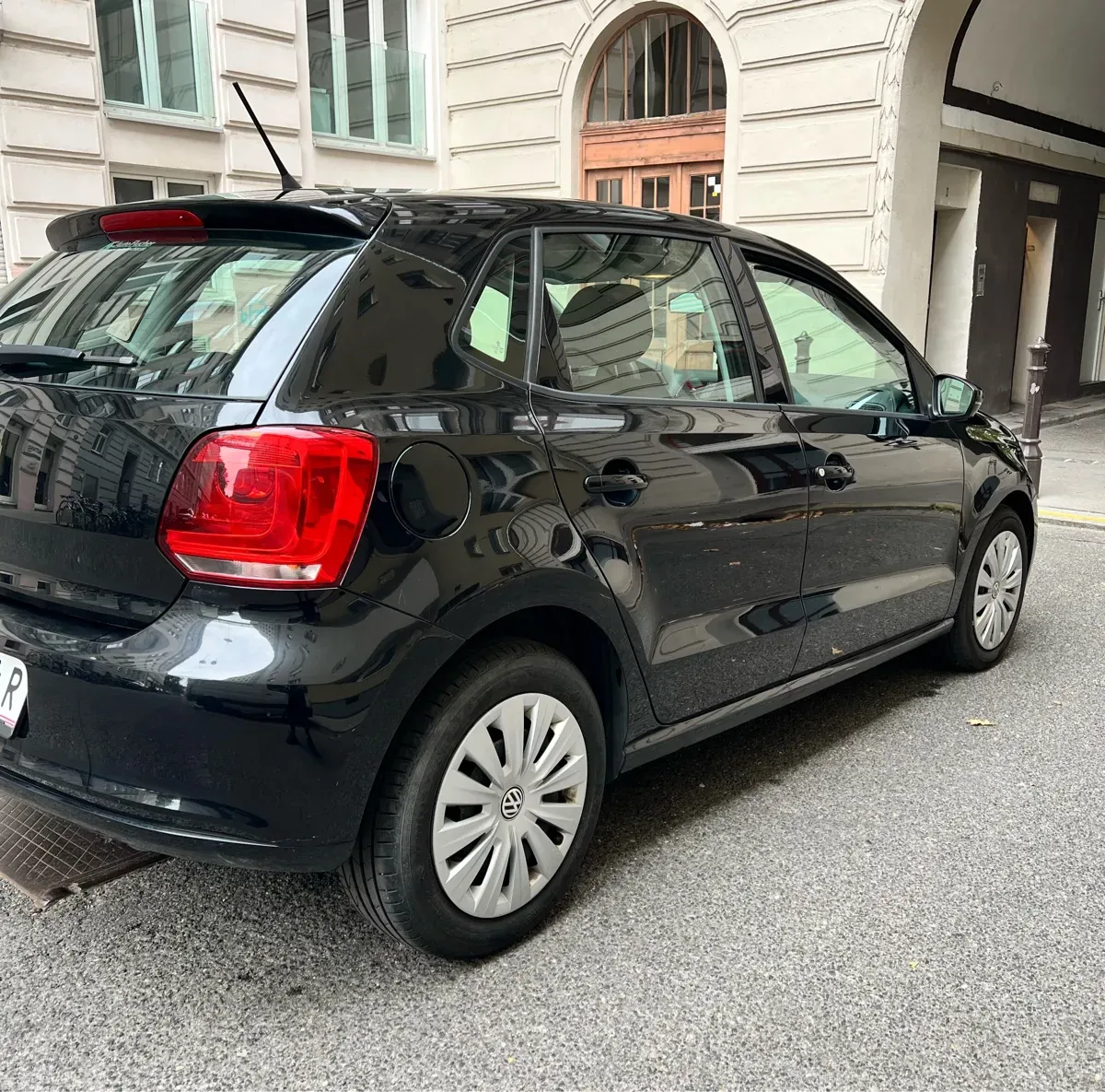 Volkswagen Polo 2012 photo 3