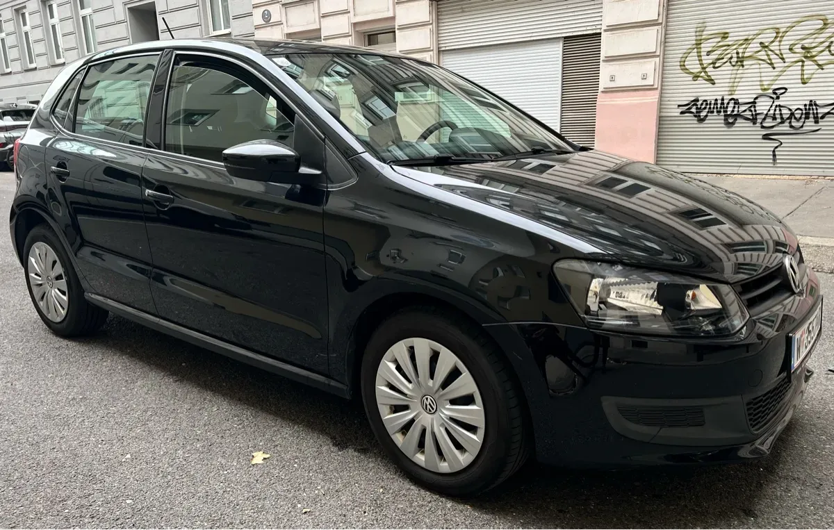 Volkswagen Polo 2012 photo 2