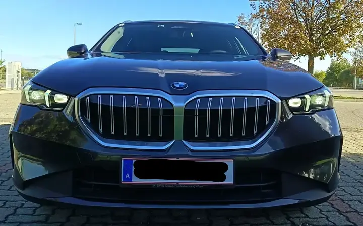 BMW 5 Series 2024 photo 2
