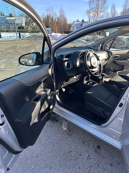 Toyota Yaris 2006 photo 2