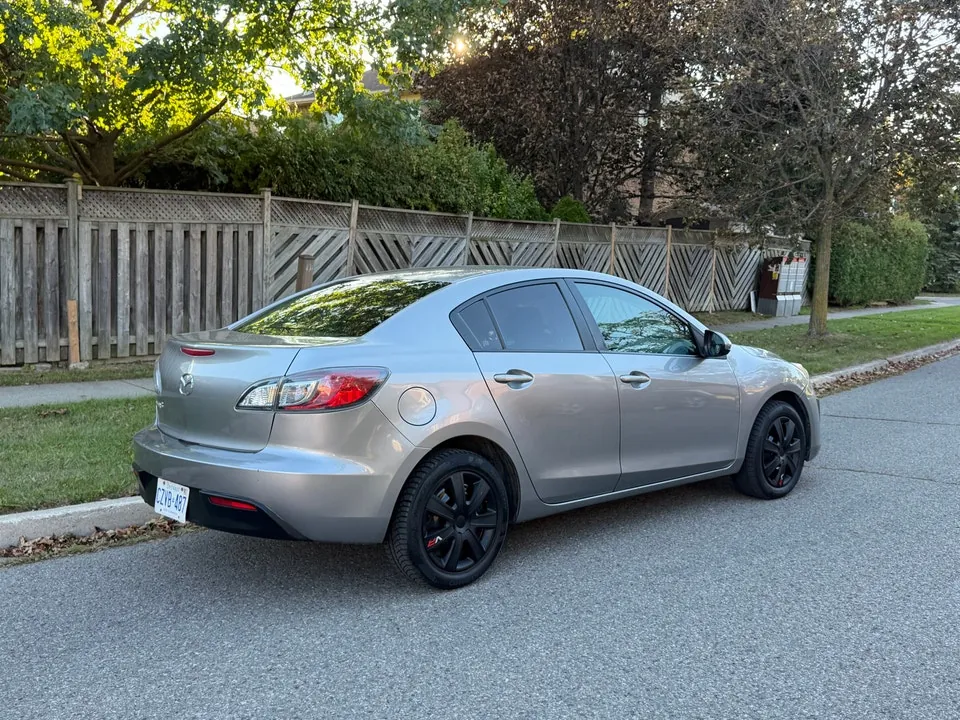 Mazda 3 2011 photo 3