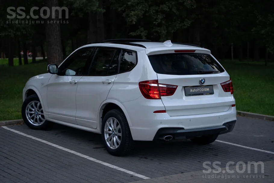 BMW X3 2012 photo 2
