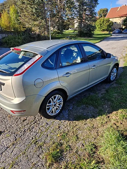 Ford Focus 2009 photo 2