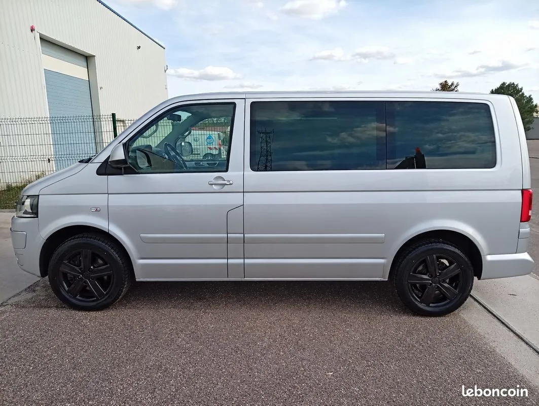 Volkswagen Multivan 2012 photo 2