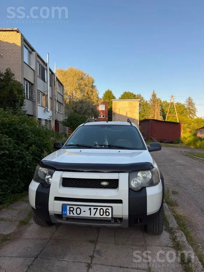 Land Rover Freelander 2004 photo 5