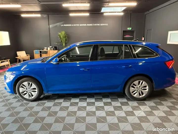 Skoda Octavia 2023 photo 4