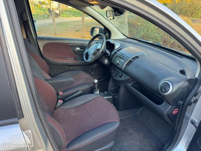 Nissan Note 2009 photo 3