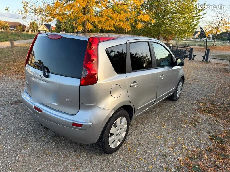 Nissan Note 2009 photo 2