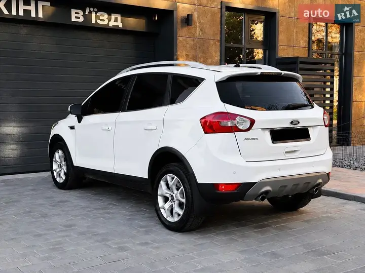 Ford Kuga 2012 photo 2