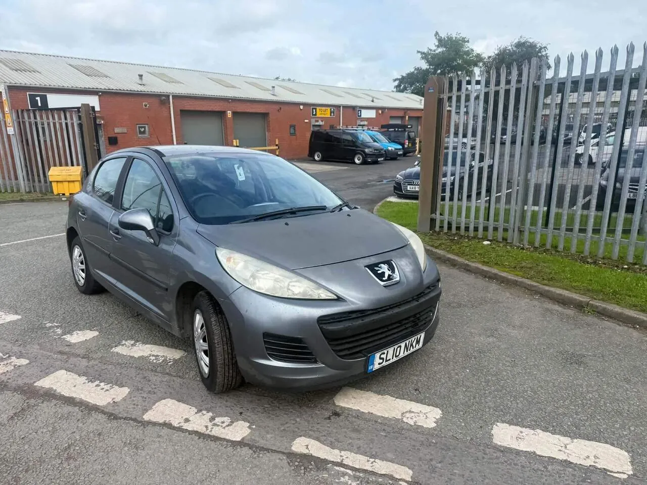 Peugeot 207 2010 photo 2