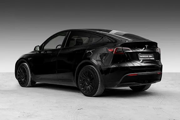 Tesla Model Y 2023 photo 5