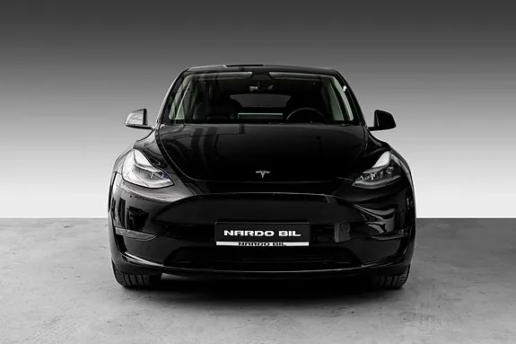Tesla Model Y 2023 photo 3