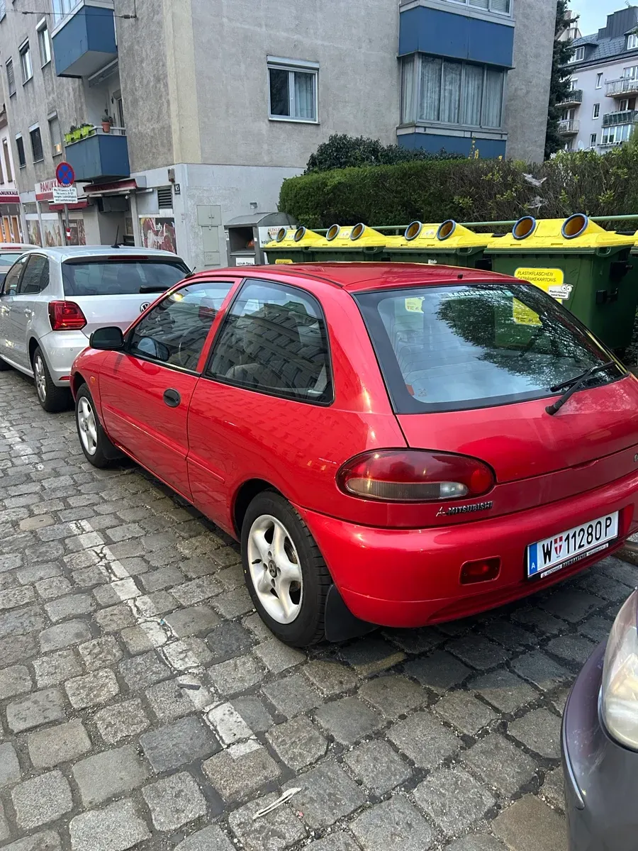 Mitsubishi Colt 1993 photo 3