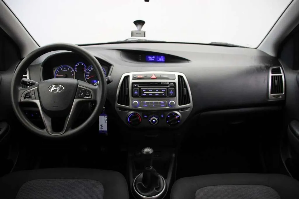 Hyundai I20 2012 photo 2