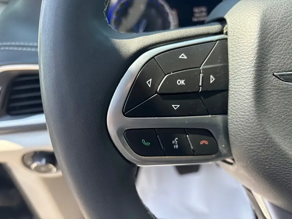 Chrysler Pacifica 2024 photo 5