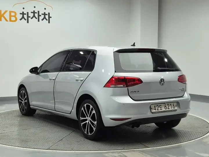 Volkswagen Golf 2014 photo 2