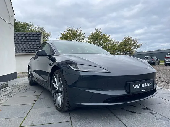 Tesla Model 3 2024 photo 3
