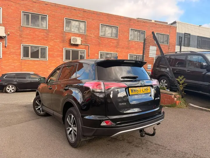 Toyota Rav4 2017 photo 5