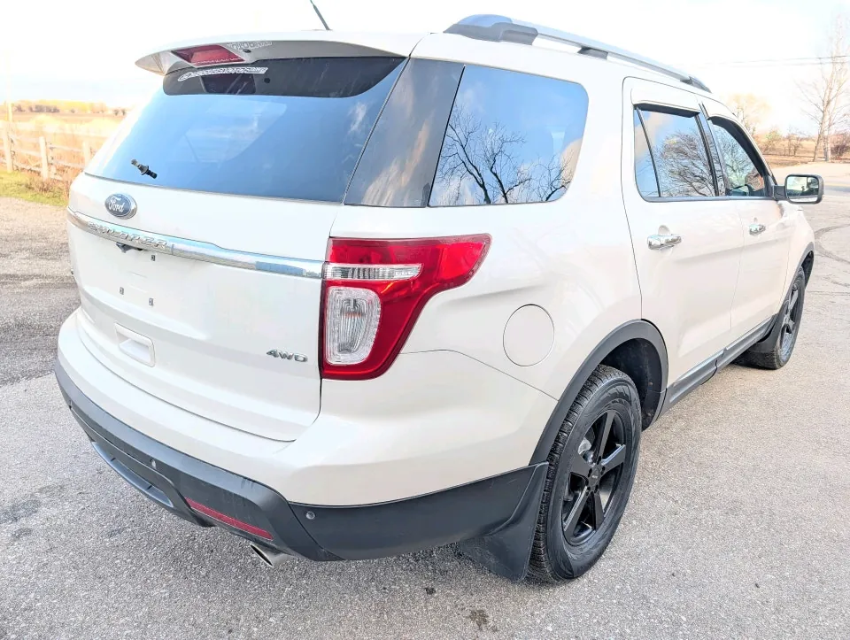Ford Explorer 2011 photo 4