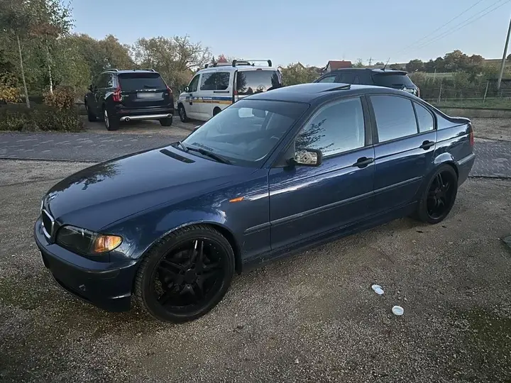BMW 318I