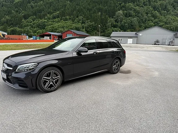 Mercedes-Benz C300 E
