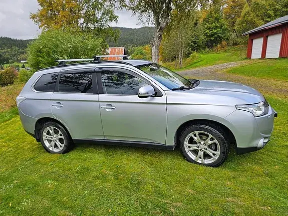 Mitsubishi Outlander 2013 photo 4