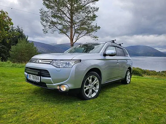 Mitsubishi Outlander 2013 photo 3
