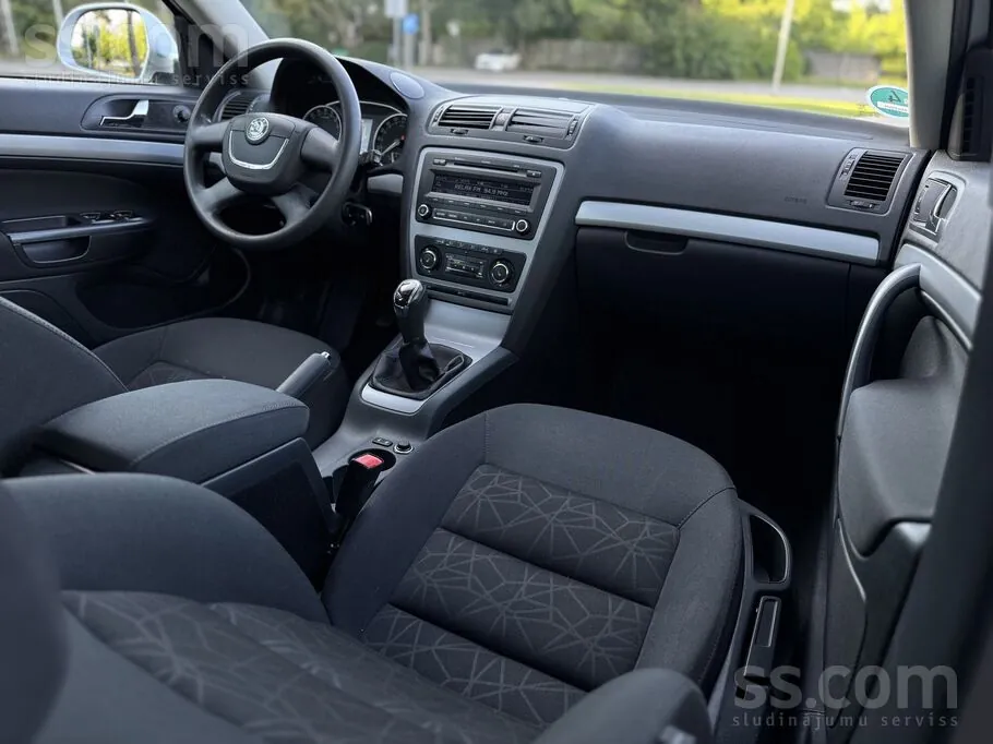 Skoda Octavia 2012 photo 5