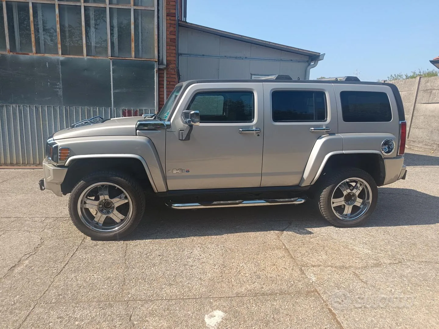 Hummer H3 2006 photo 2