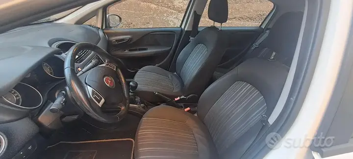 Fiat Punto Evo 2011 photo 3