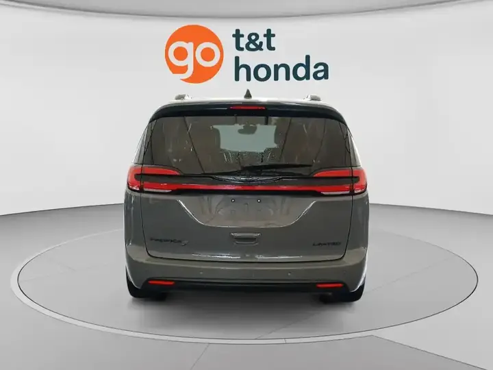 Chrysler Pacifica 2025 photo 4