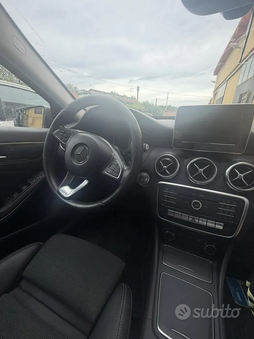 Mercedes-Benz A 2017 photo 3