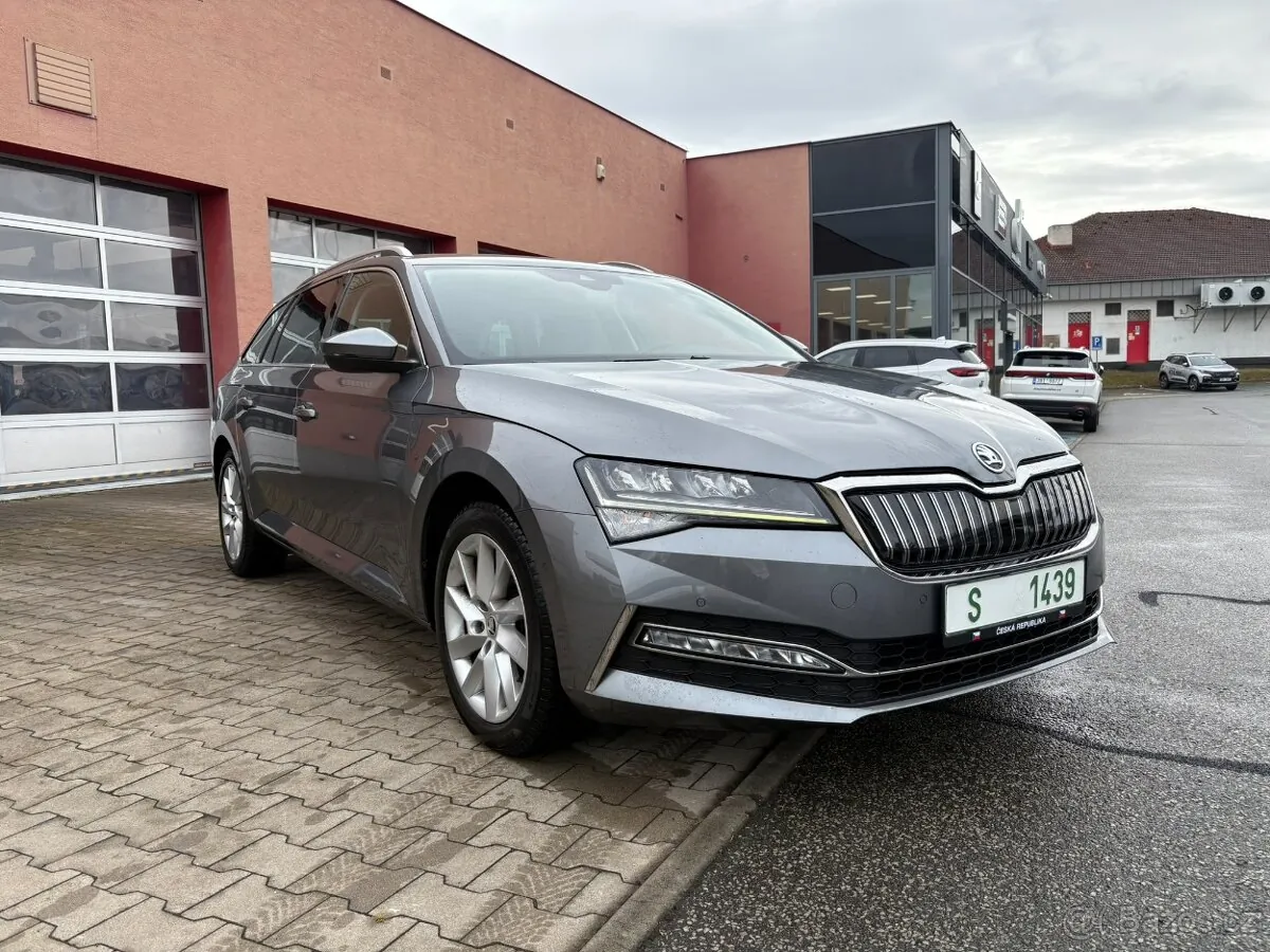 Skoda Superb Combi 2023 photo 3