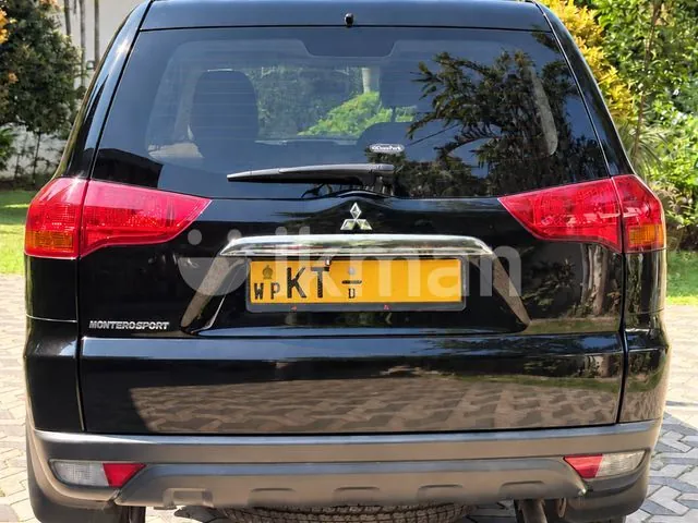 Mitsubishi Montero 2012 photo 5