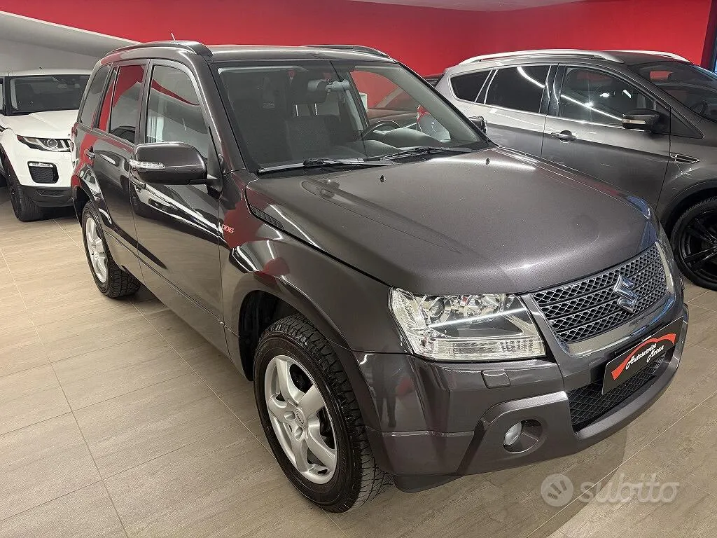 Suzuki Grand Vitara 2012 photo 3