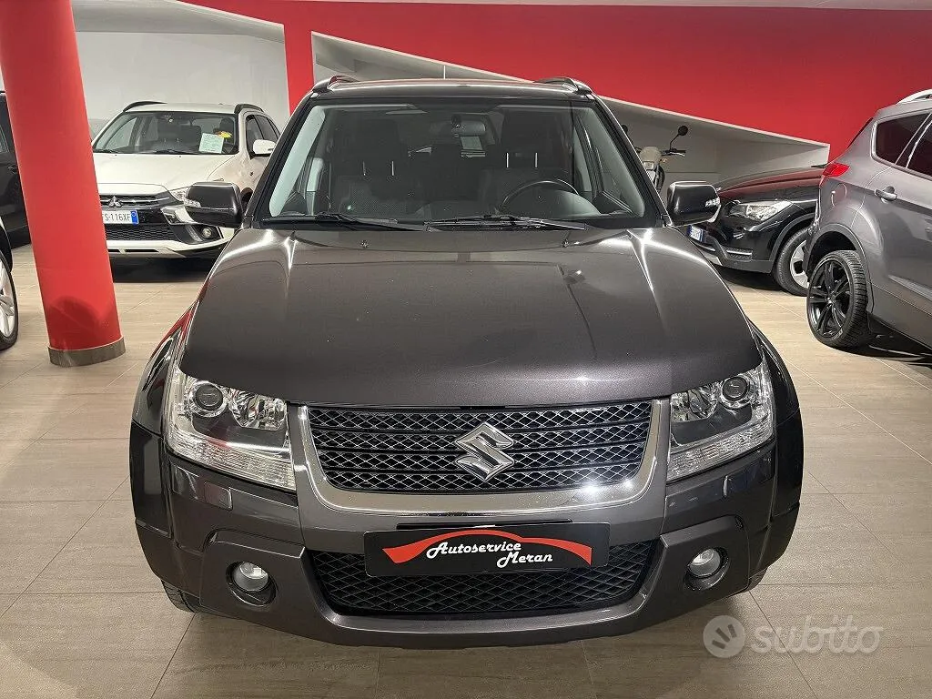 Suzuki Grand Vitara 2012 photo 2
