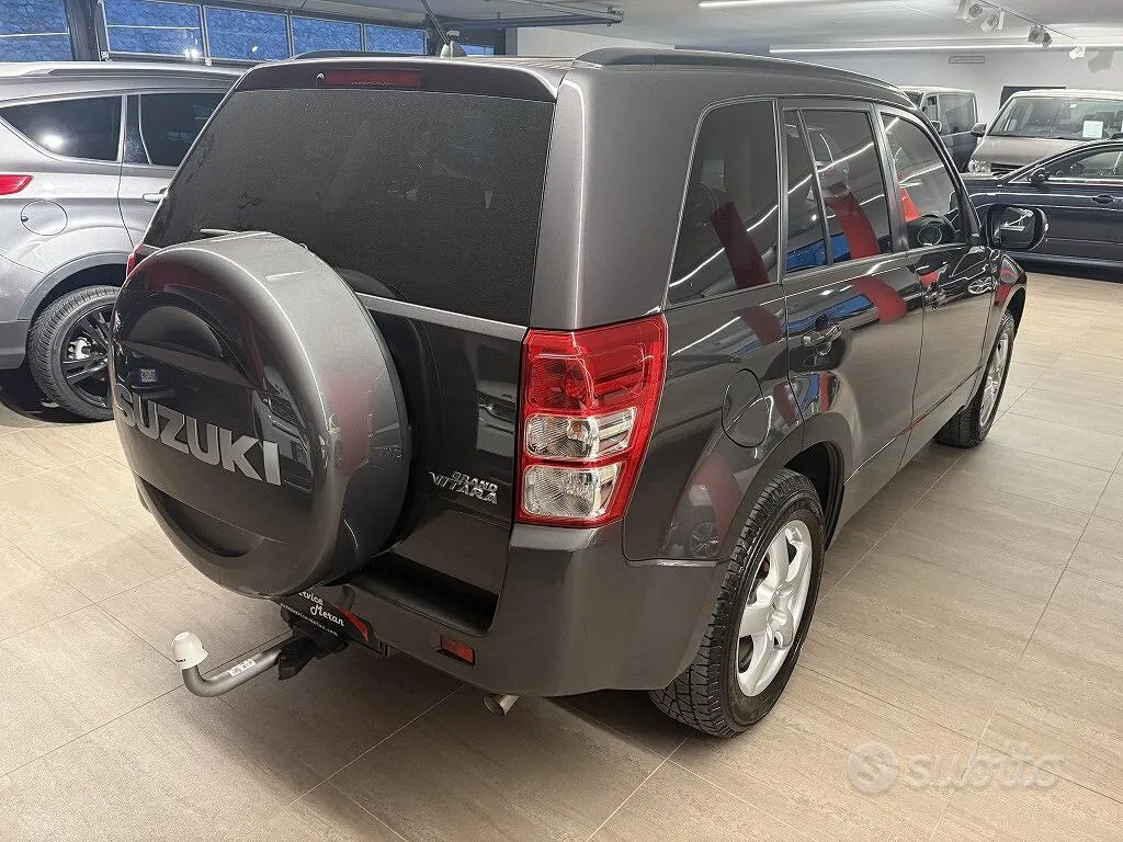 Suzuki Grand Vitara 2012 photo 4