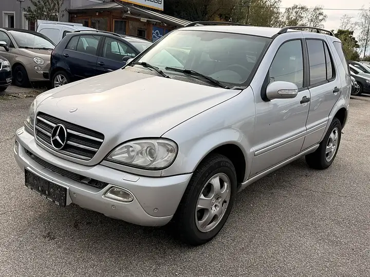 Mercedes-Benz M-Class 2002 photo 3