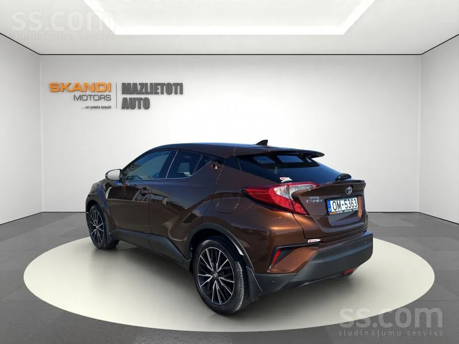 Toyota C-Hr 2017 photo 4