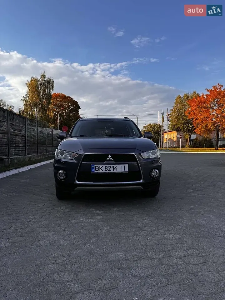 Mitsubishi Outlander Xl 2011 photo 4