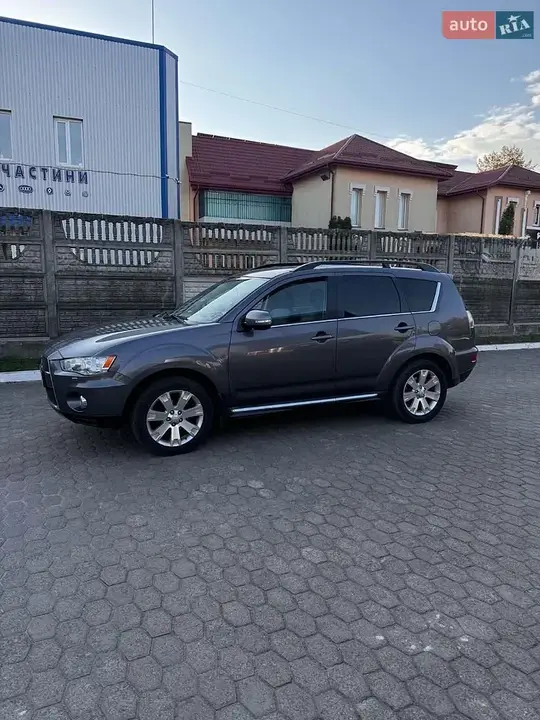 Mitsubishi Outlander Xl