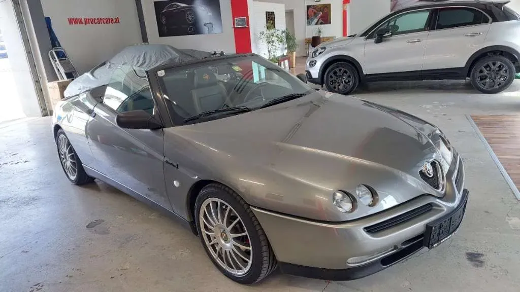 Alfa Romeo Spider 1996 photo 3