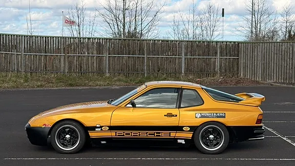 Porsche 944