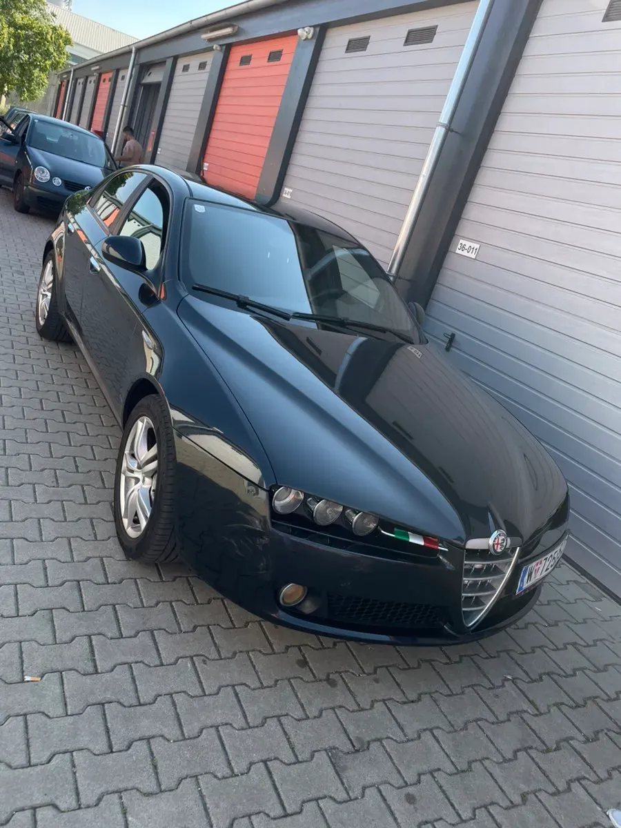 Alfa Romeo 159 2008 photo 2